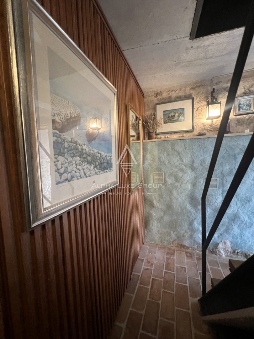 Buje, Istra: Čudovita kamnita vila s panoramskim razgledom naprodaj