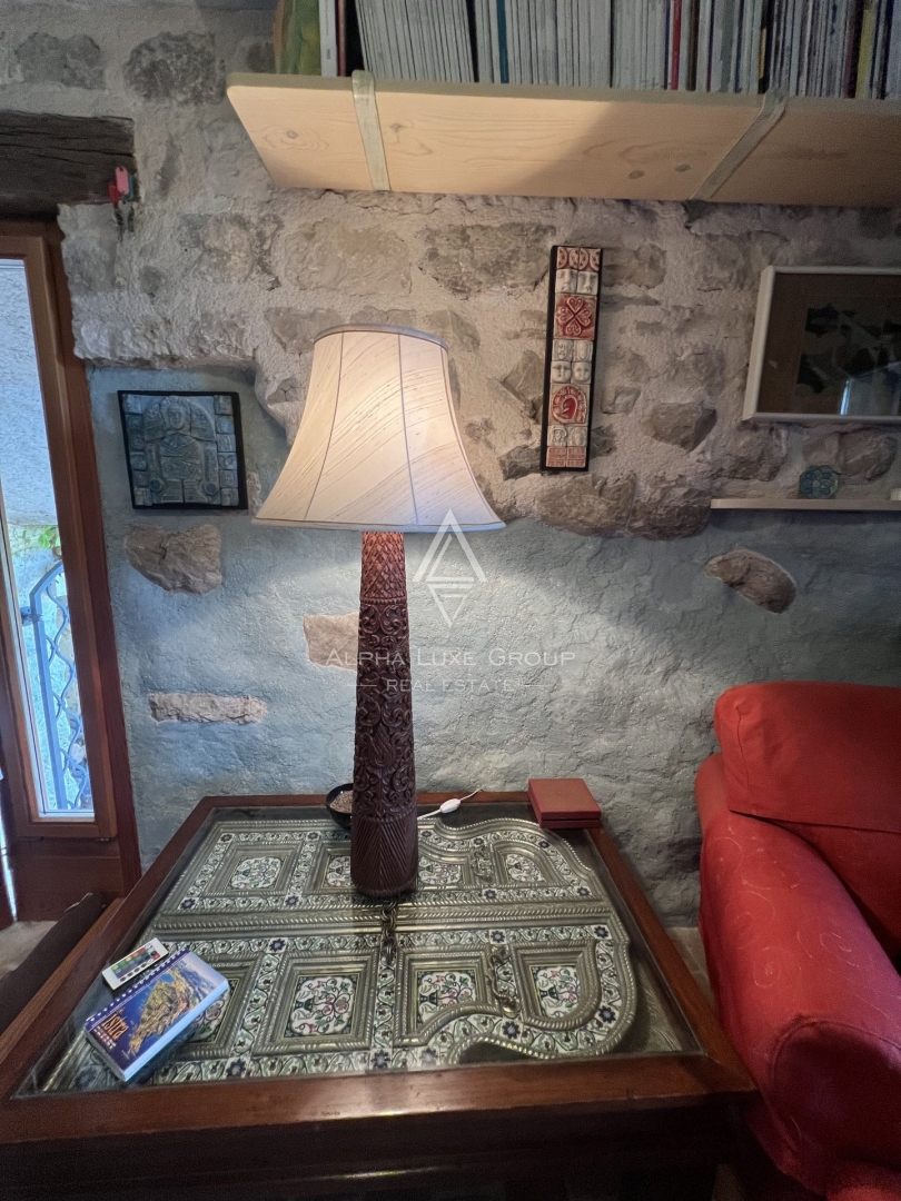 Buje, Istra: Čudovita kamnita vila s panoramskim razgledom naprodaj