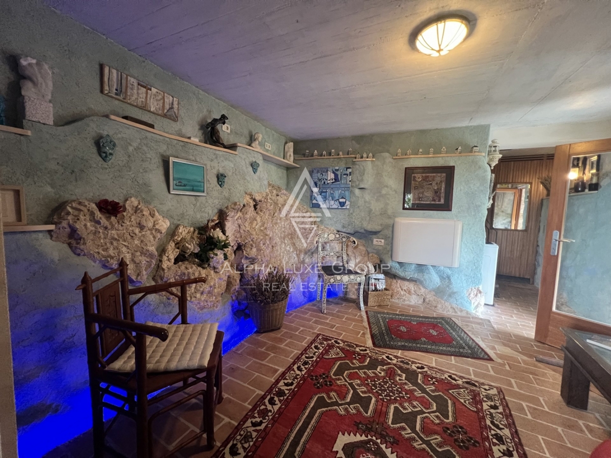 Buje, Istra: Čudovita kamnita vila s panoramskim razgledom naprodaj