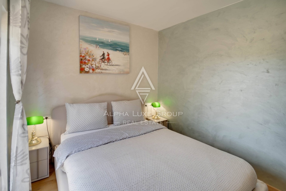 ISTRIA, NOVIGRAD - Elegantna samostojna nepremičnina z obsežnim bazenom