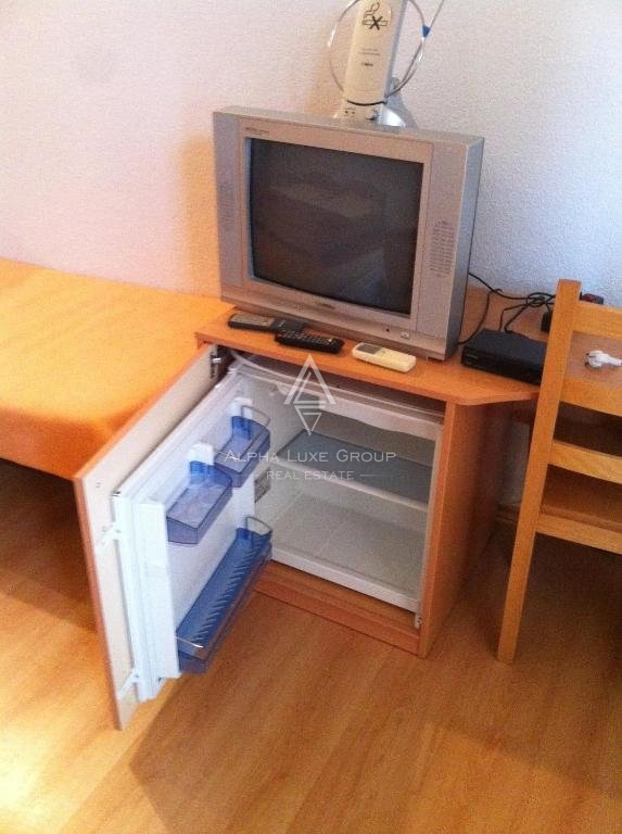 Umag in okolica: Odlična investicijska priložnost s poslovno stavbo in apartmajsko hišo