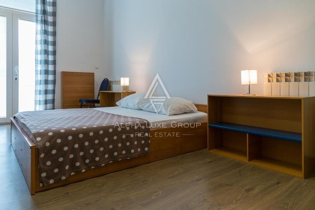 Umag in okolica: Odlična investicijska priložnost s poslovno stavbo in apartmajsko hišo