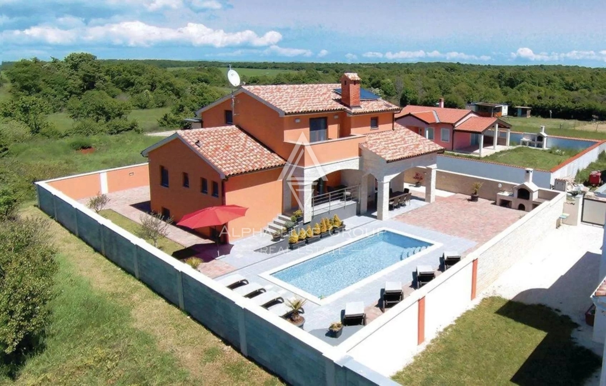 Jadreški, Istra: Moderna vila z bazenom v mirnem okolju