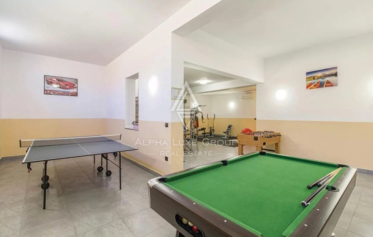 Jadreški, Istra: Moderna vila z bazenom v mirnem okolju