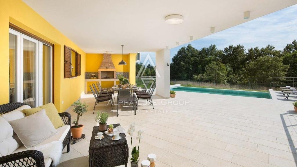 Svetvinčenat, Istra: Sodobna vila na odlični lokaciji