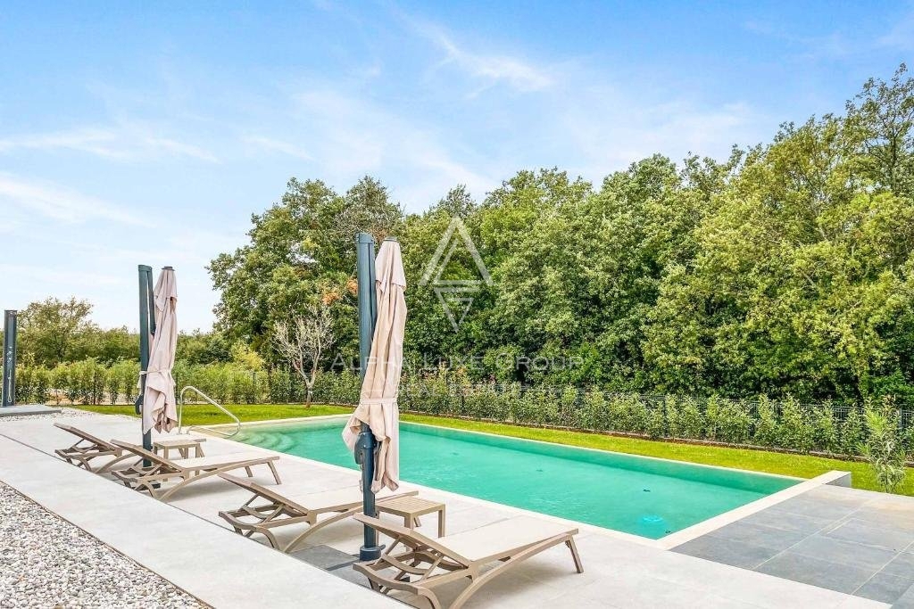 Istra, Kaštelir: Razkošna vila s pogledom na morje