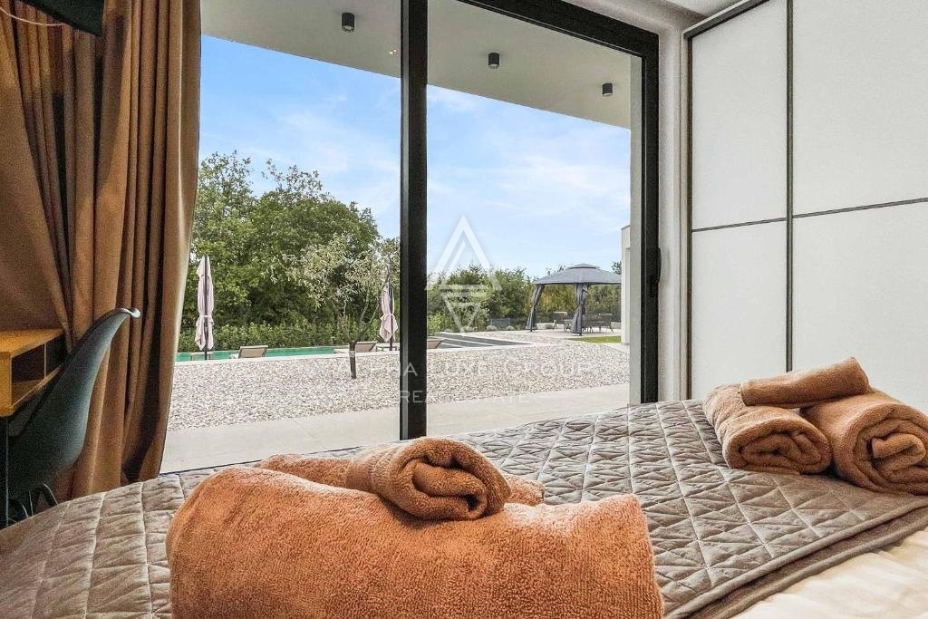 Istra, Kaštelir: Razkošna vila s pogledom na morje