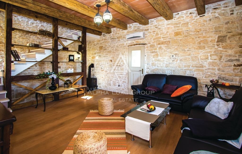 Čudovita kamnita vila z bazenom, Istra, Svetvinčenat