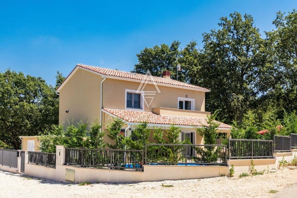 Lepa hiša z bazenom, Istra, Svetvinčenat