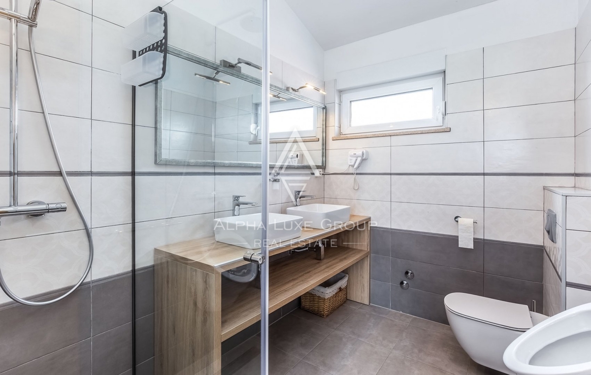 NOVA VILA MODERNE ARHITEKTURE, VIŠNJAN
