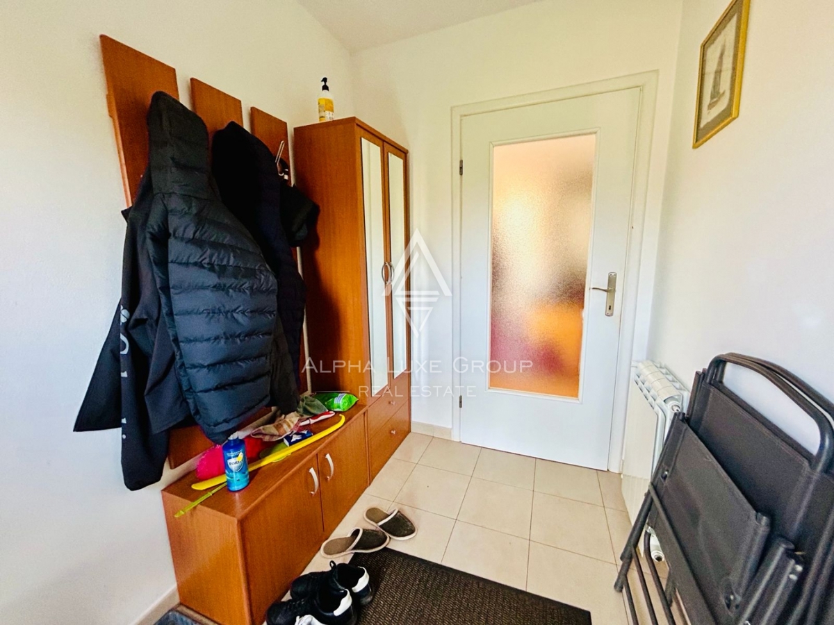 Istra, Poreč: Ekskluzivna Hiša v Mirnem Okolju