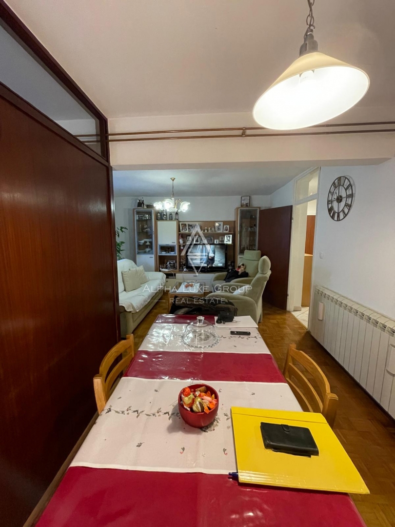 Istra, Poreč: Ekskluzivna Hiša v Mirnem Okolju