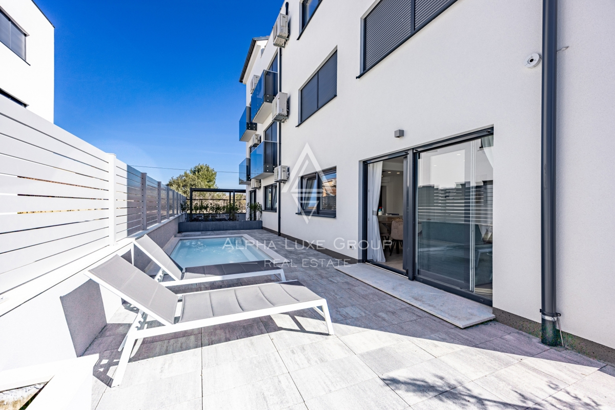 Rovinj, Istra – Luksuzno stanovanje z bazenom in jacuzzijem