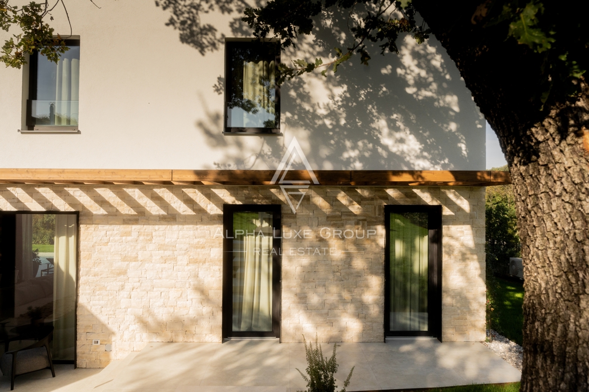 Poreč, Istra: Moderna vila z bazenom in pogledom na morje