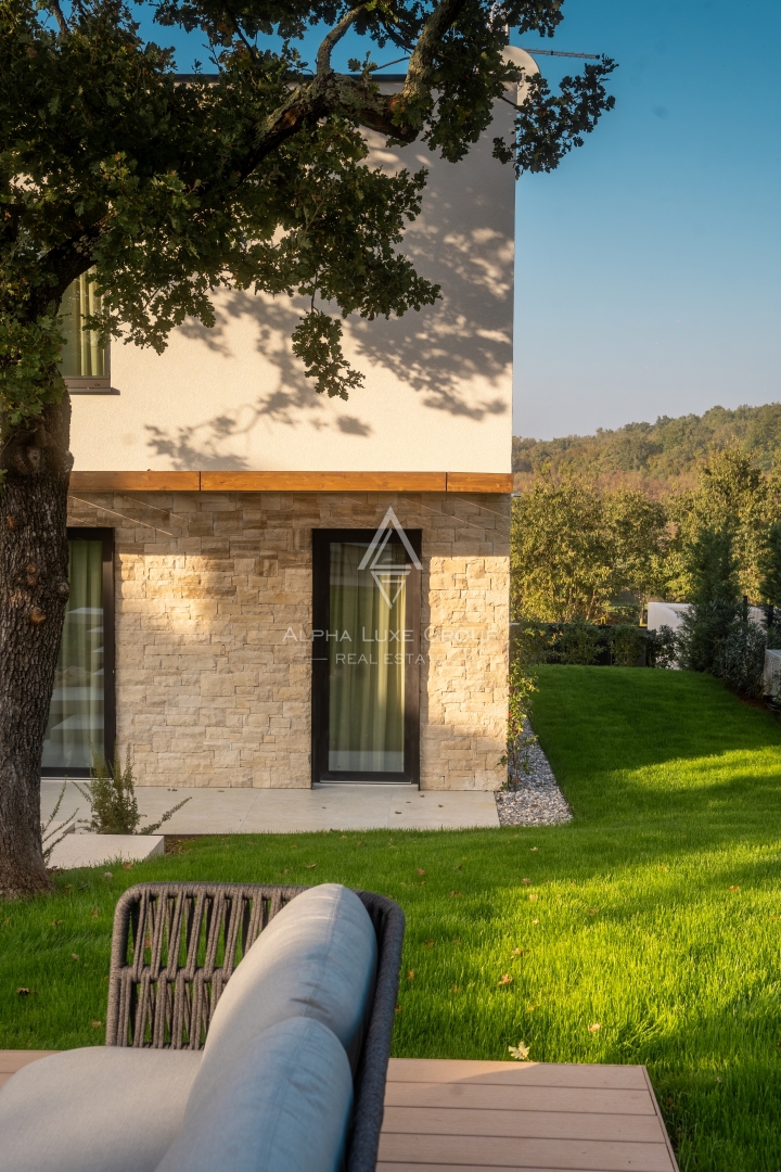 Poreč, Istra: Moderna vila z bazenom in pogledom na morje