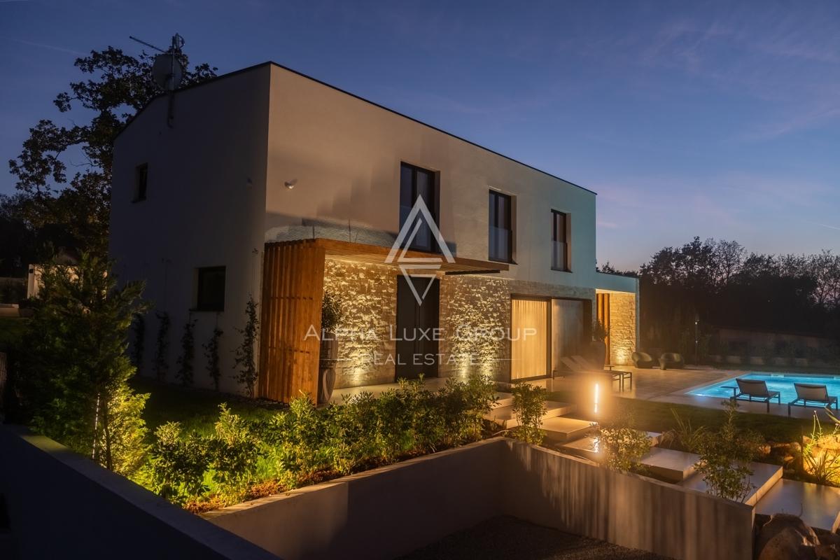 Poreč, Istra: Moderna vila z bazenom in pogledom na morje