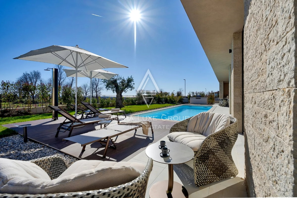 Istra, Poreč: Luksuzna vila z bazenom blizu vasi