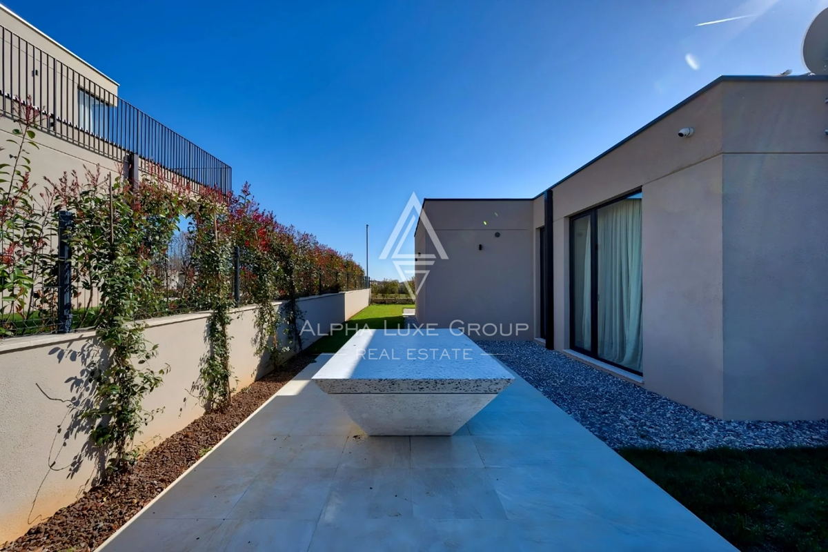 Istra, Poreč: Luksuzna vila z bazenom blizu vasi