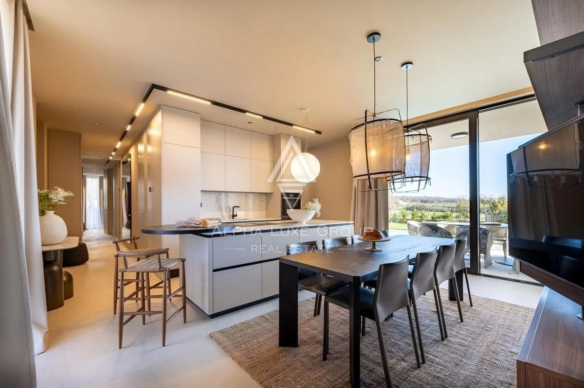 Istra, Poreč: Luksuzna vila z bazenom blizu vasi