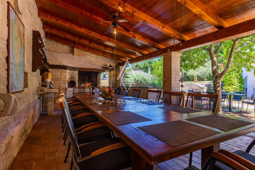 Istra, Rakalj: Luksuzna vila z bazenom in vrtom