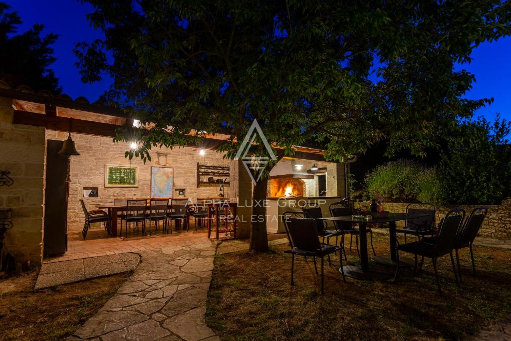 Istra, Rakalj: Luksuzna vila z bazenom in vrtom