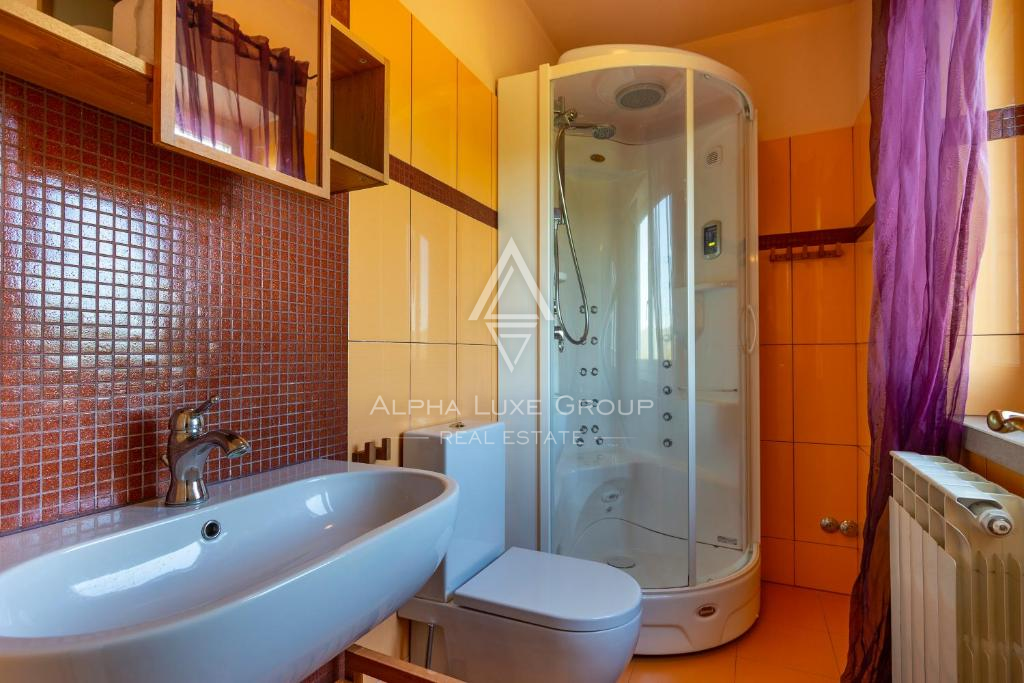 Istra, Rakalj: Luksuzna vila z bazenom in vrtom