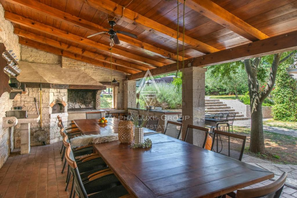 Istra, Rakalj: Luksuzna vila z bazenom in vrtom