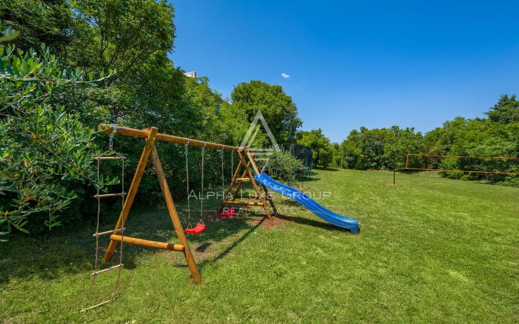 Istra, Rakalj: Luksuzna vila z bazenom in vrtom