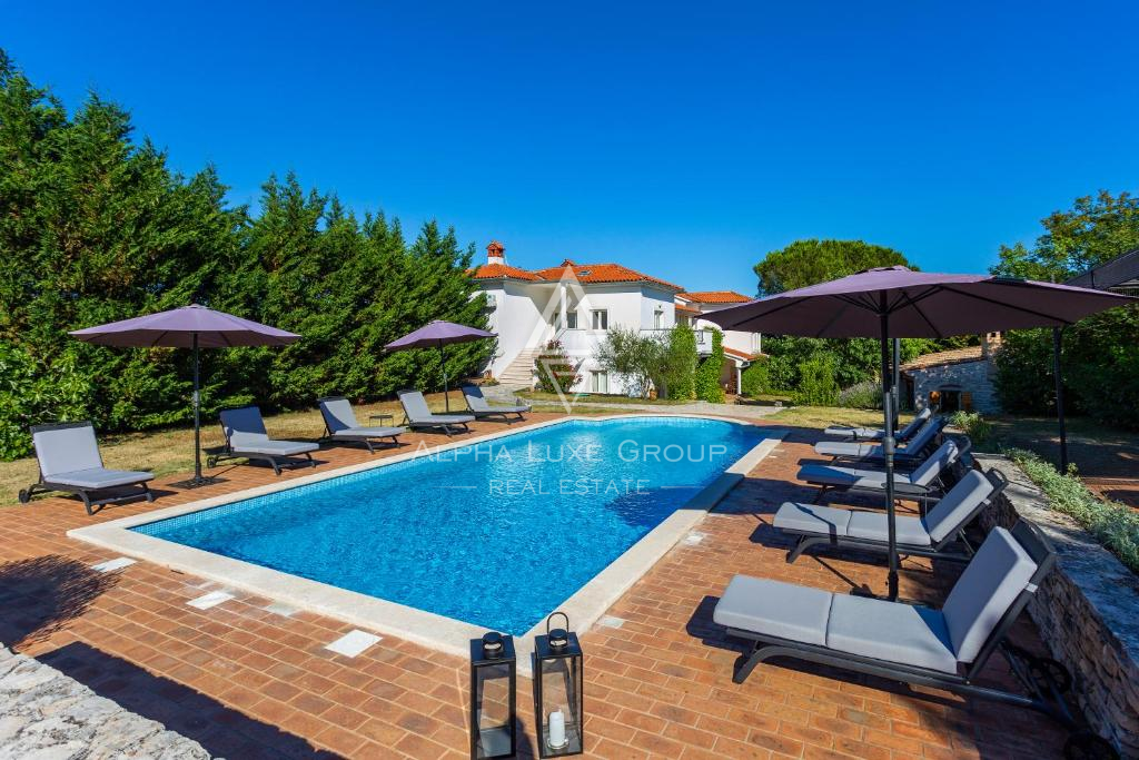 Istra, Rakalj: Luksuzna vila z bazenom in vrtom