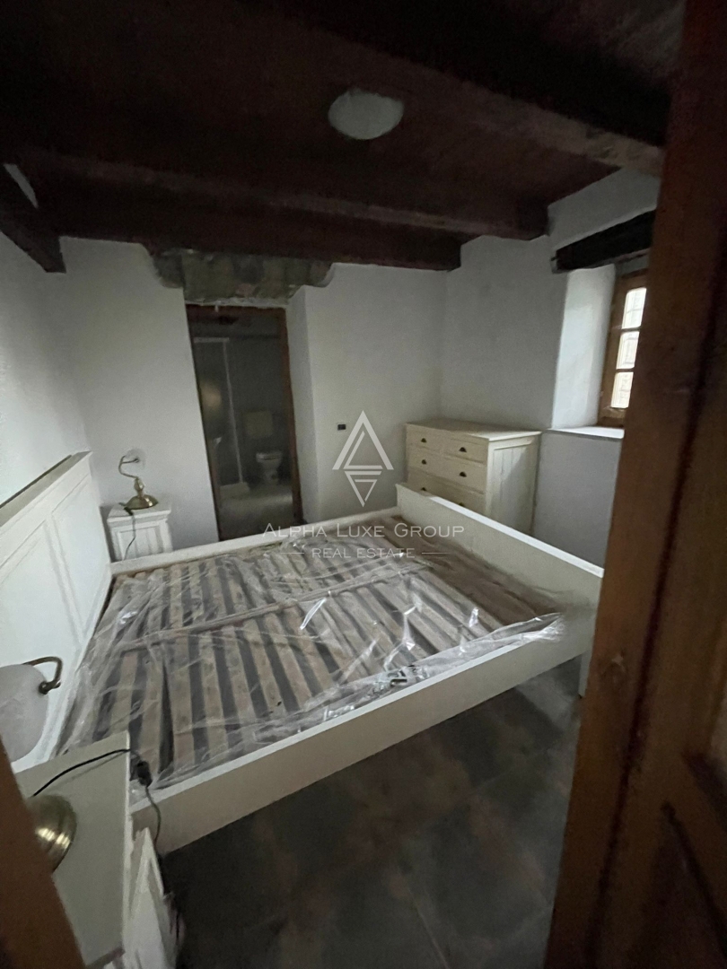 Istra, Momjan: Prenovljena kamnita hiša s pogledom