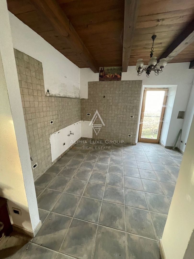 Istra, Momjan: Prenovljena kamnita hiša s pogledom