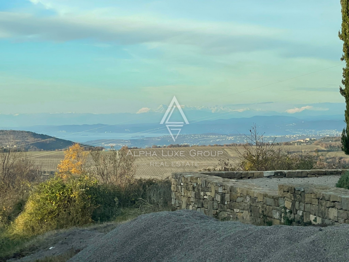 Istra, Momjan: Prenovljena kamnita hiša s pogledom