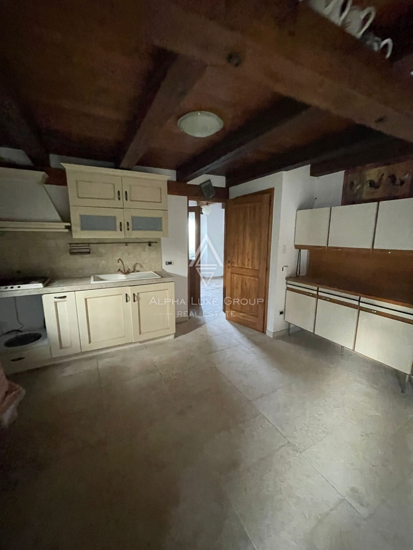 Istra, Momjan: Prenovljena kamnita hiša s pogledom