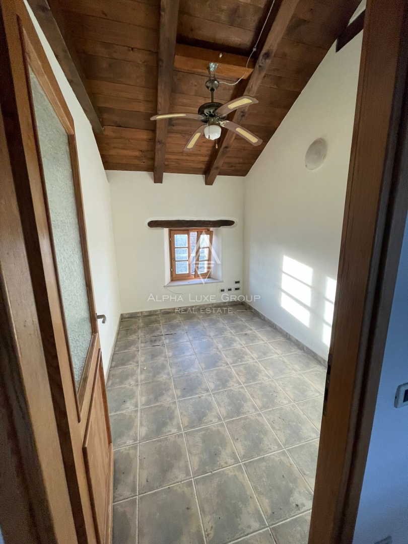 Istra, Momjan: Prenovljena kamnita hiša s pogledom