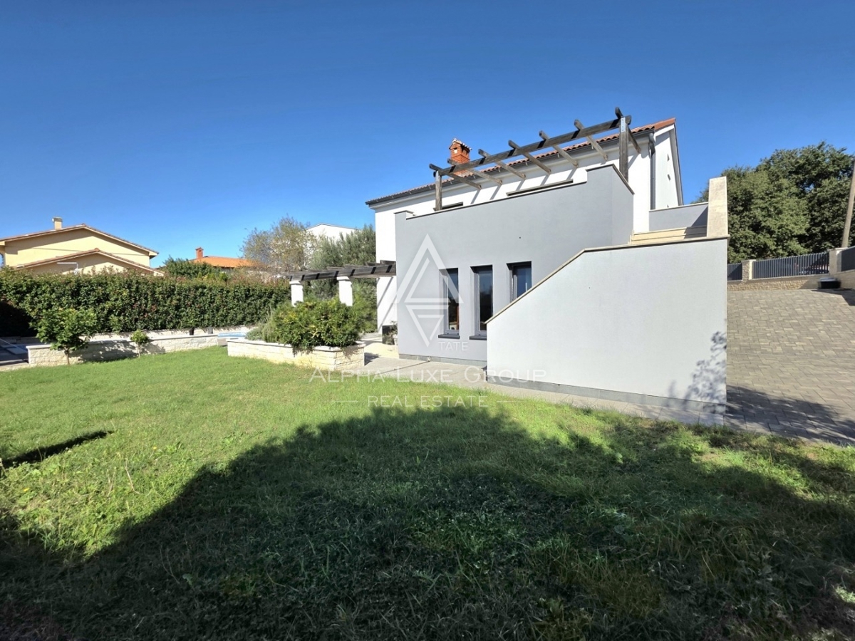 Istra, Pula: Moderna hiša z bazenom in tremi enotami