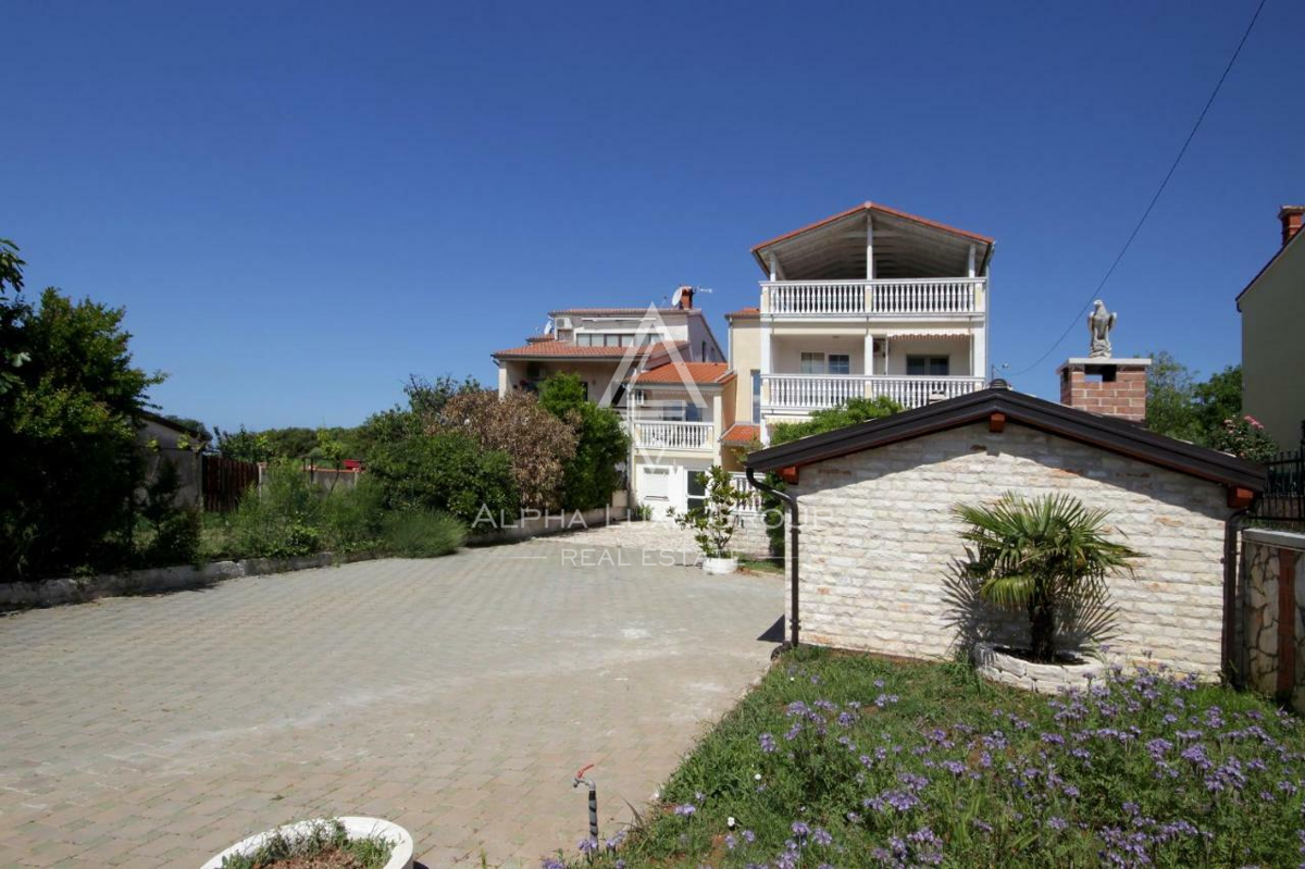 Istra, Banjole: Apartmajska hiša blizu morja