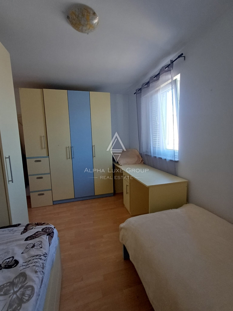 Istra, Poreč: Opremljeno stanovanje terasa parking