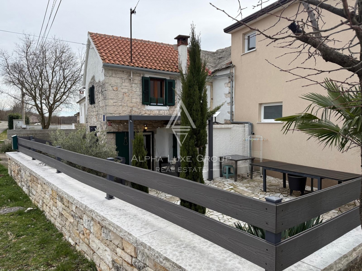 Istra, Sveti Petar u Šumi: Kamnita hiša z dvoriščem