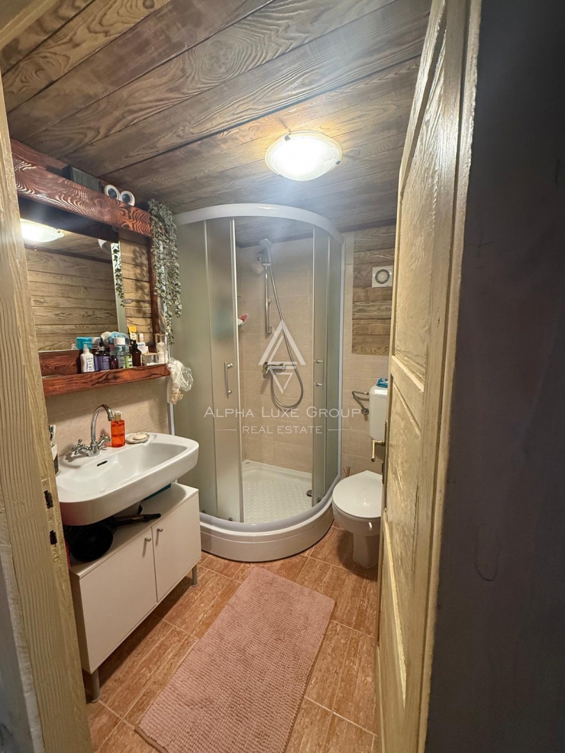 Istra, Sveti Petar u Šumi: Kamnita hiša z dvoriščem