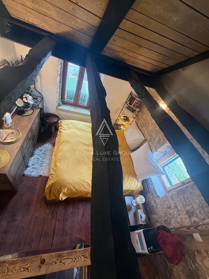 Istra, Sveti Petar u Šumi: Kamnita hiša z dvoriščem