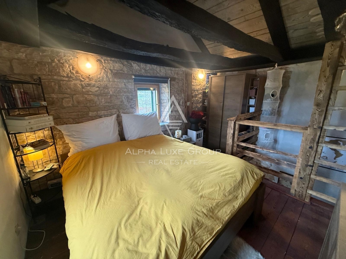 Istra, Sveti Petar u Šumi: Kamnita hiša z dvoriščem