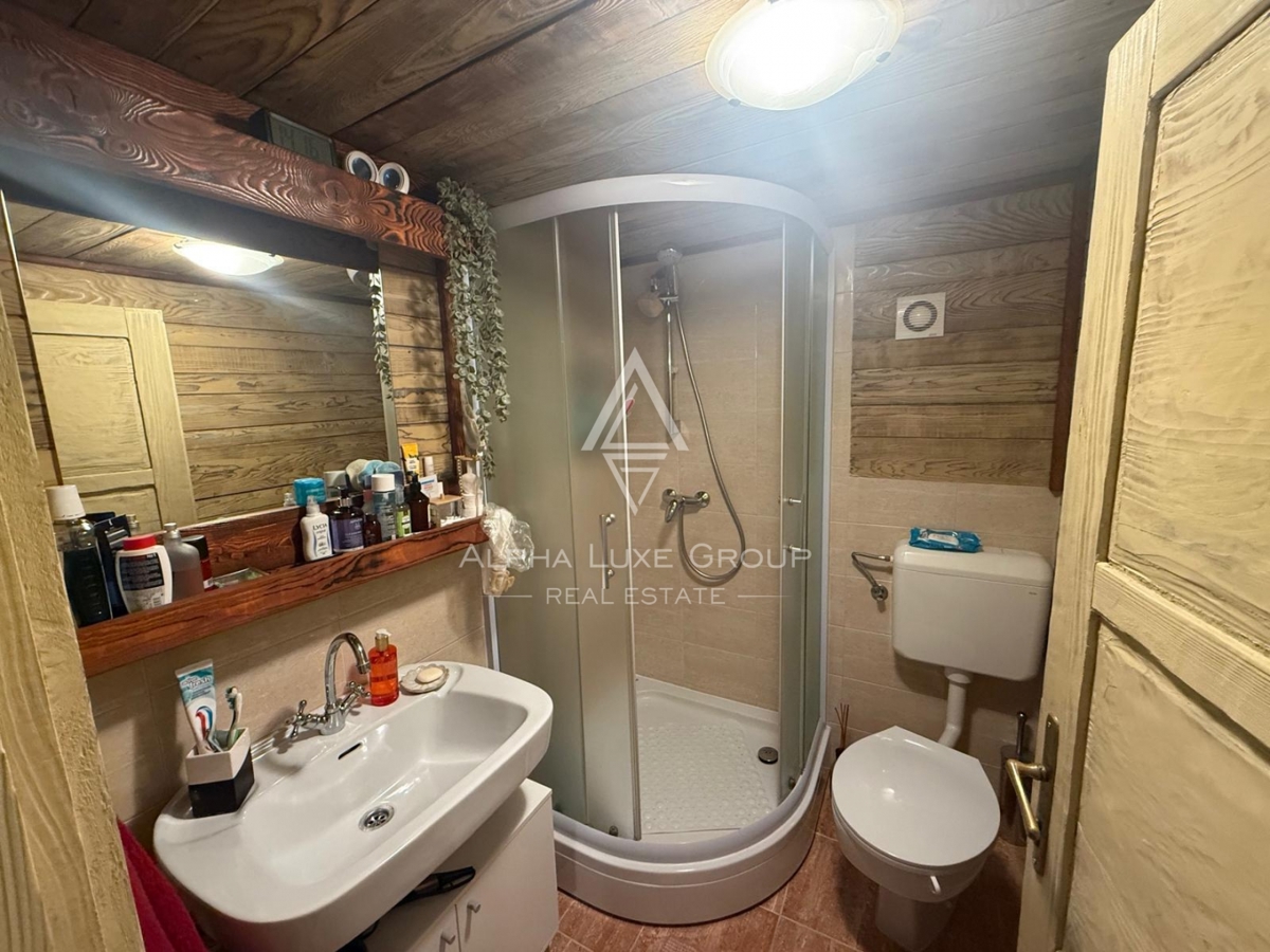 Istra, Sveti Petar u Šumi: Kamnita hiša z dvoriščem