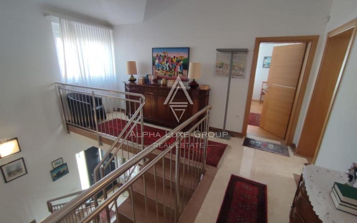 Istra, Vodnjan, Elegantna vila s pogledom na morje in prostornim vrtom