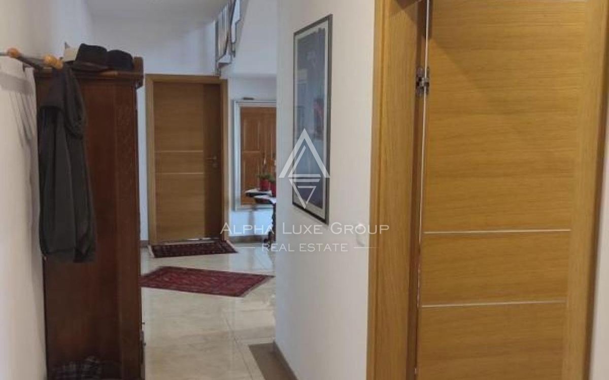 Istra, Vodnjan, Elegantna vila s pogledom na morje in prostornim vrtom