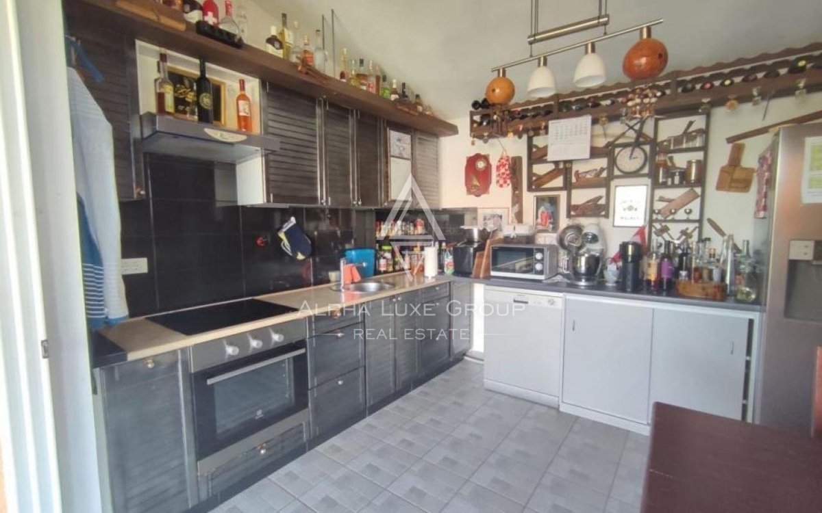 Istra, Vodnjan, Elegantna vila s pogledom na morje in prostornim vrtom
