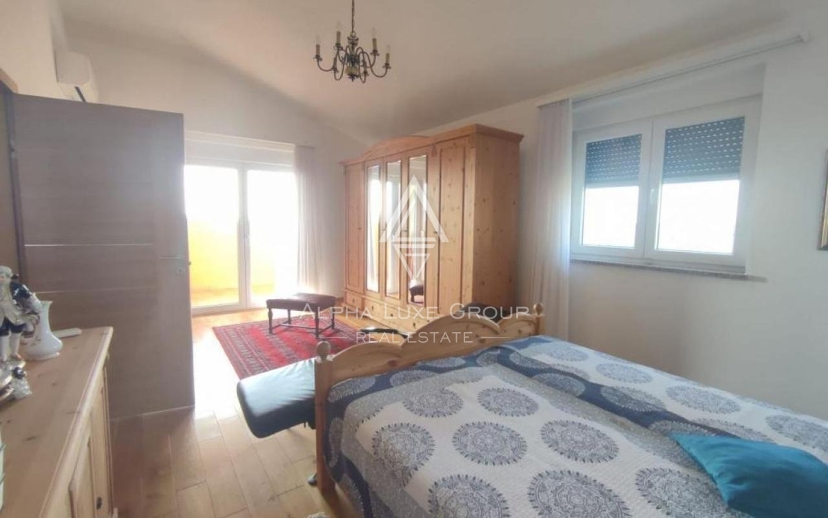 Istra, Vodnjan, Elegantna vila s pogledom na morje in prostornim vrtom