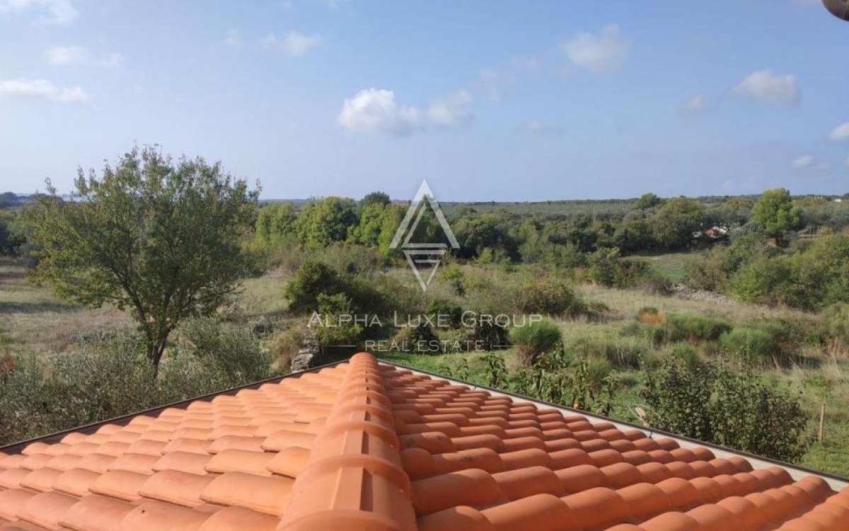 Istra, Vodnjan, Elegantna vila s pogledom na morje in prostornim vrtom