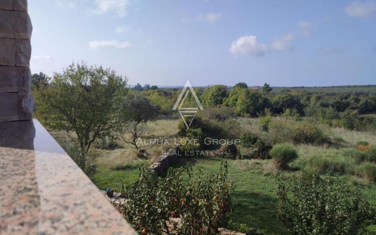 Istra, Vodnjan, Elegantna vila s pogledom na morje in prostornim vrtom
