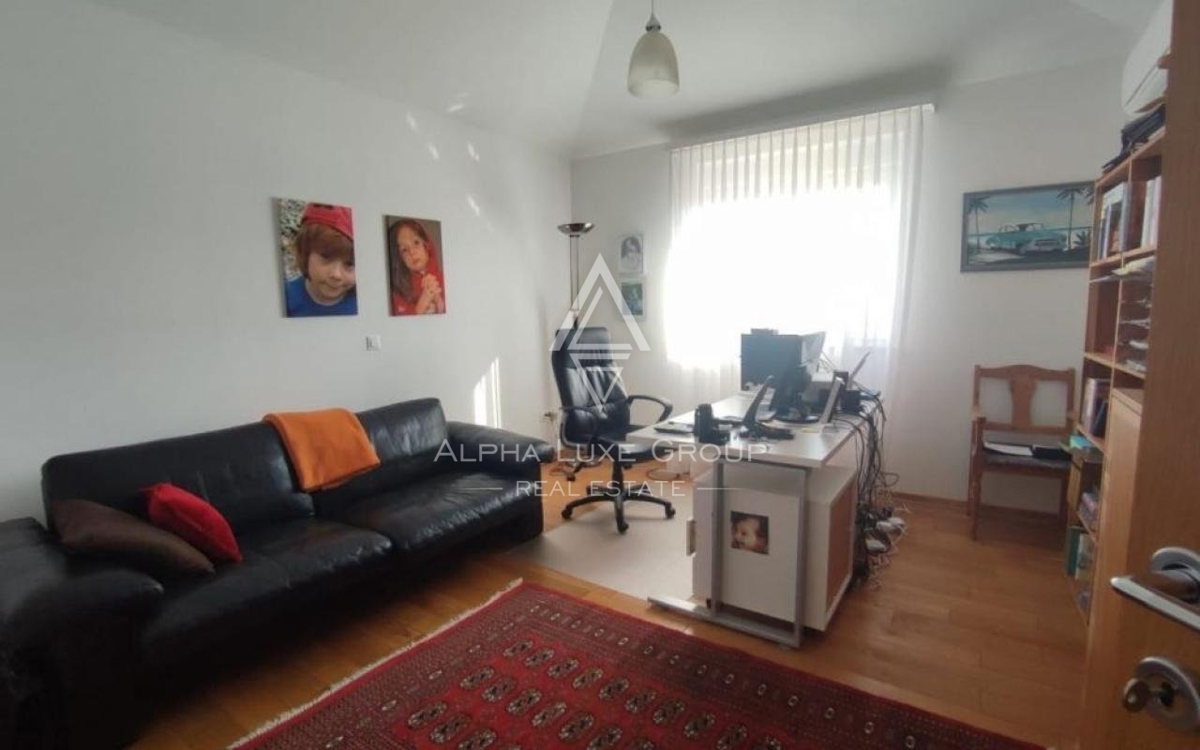 Istra, Vodnjan, Elegantna vila s pogledom na morje in prostornim vrtom