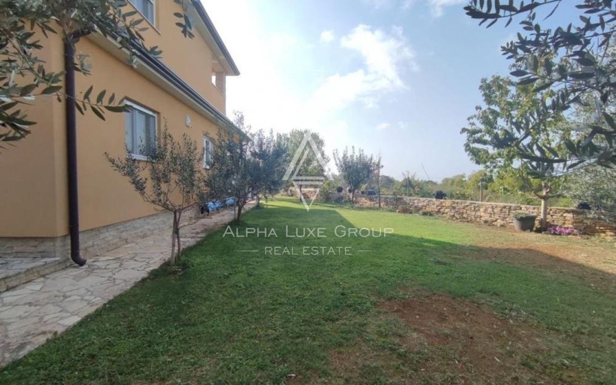 Istra, Vodnjan, Elegantna vila s pogledom na morje in prostornim vrtom